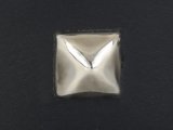zdobení pyramida 13 mm (pouze pro obojky 25 mm a širší)